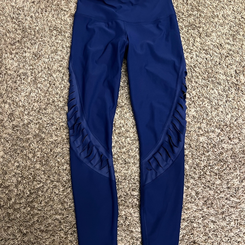 90 degree leggings with slits down the sides